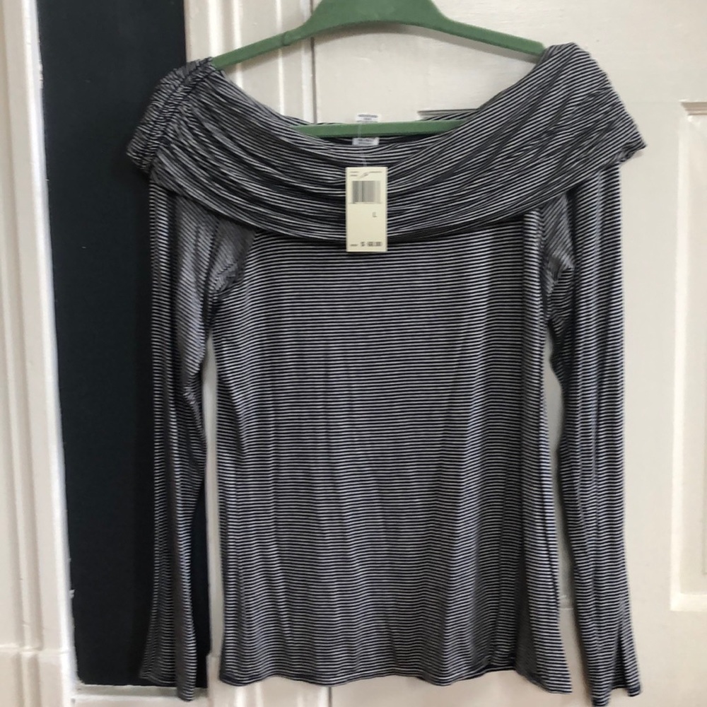 Max studio off the shoulder!